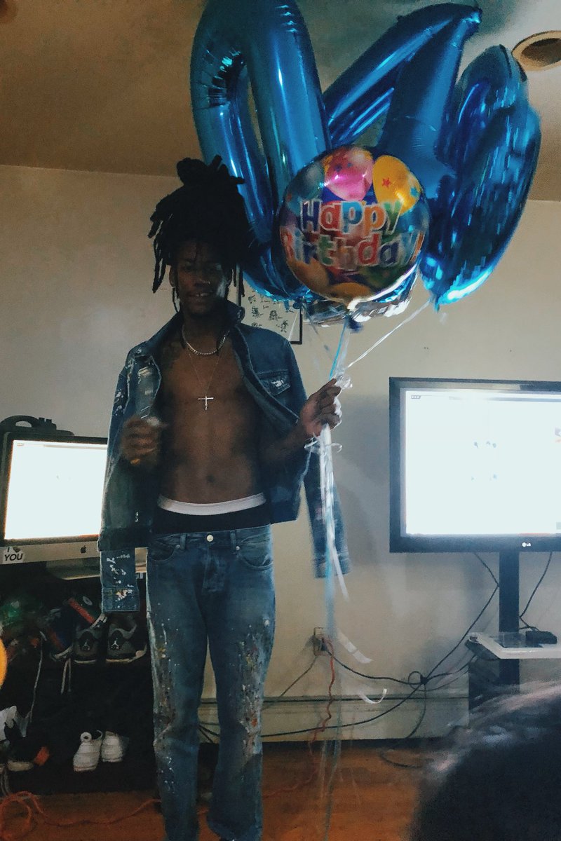 gitoo's tweet photo. OKAY, YESTERRDAY WAS MY BIRTHDAY 

&amp; IF YOU MISSED IT, COME CELEBRATE AT #SPRINGTINGZ DAY PARTY 

IM HOSTING 
https://t.co/YpzErOhNx7 https://t.co/v0mhz5Gt5T