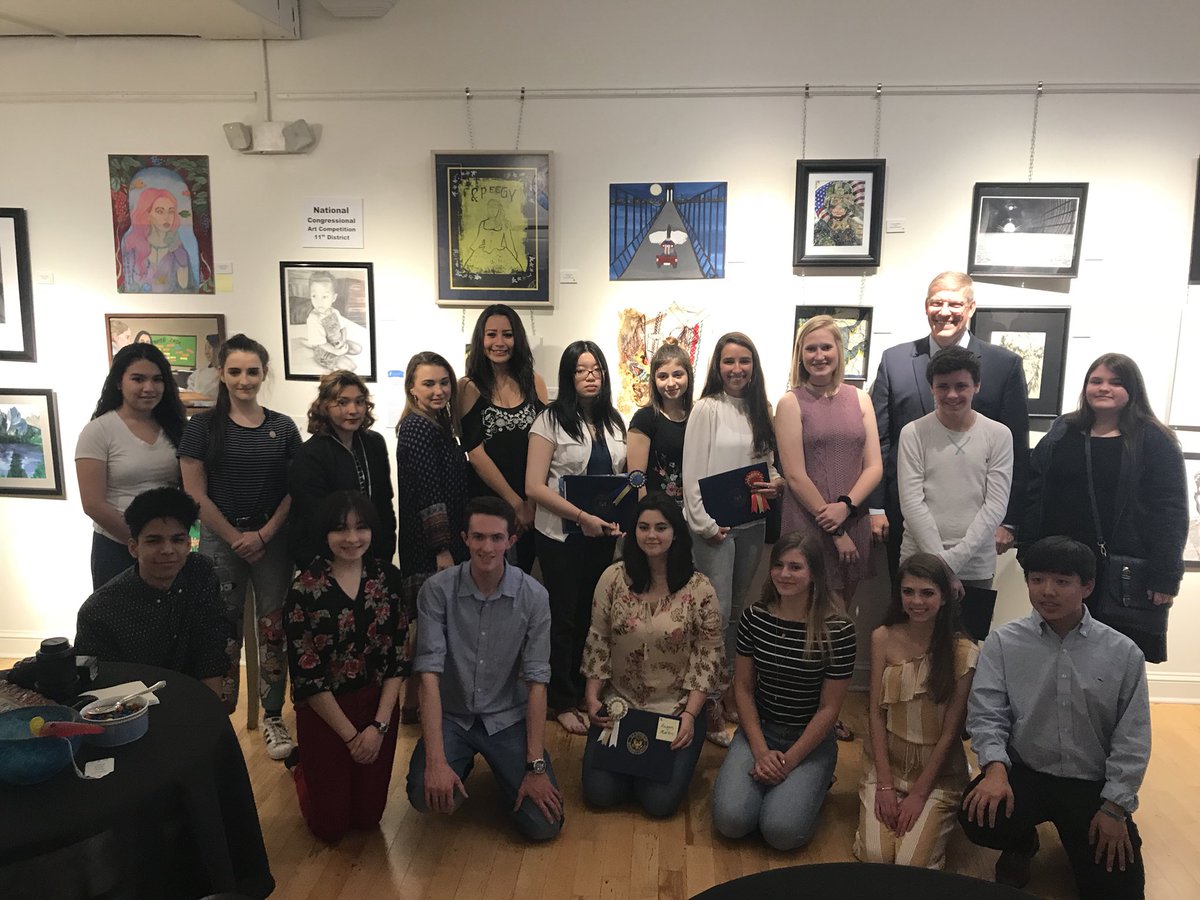 KMHS_ART's tweet photo. Packed house at tonight’s Congressional Art competition reception! @RepLoudermilk presented. So proud of our KMHS artists that submitted! Thank you #RobertKentGalleries for hosting! https://t.co/t03bOWpXxg