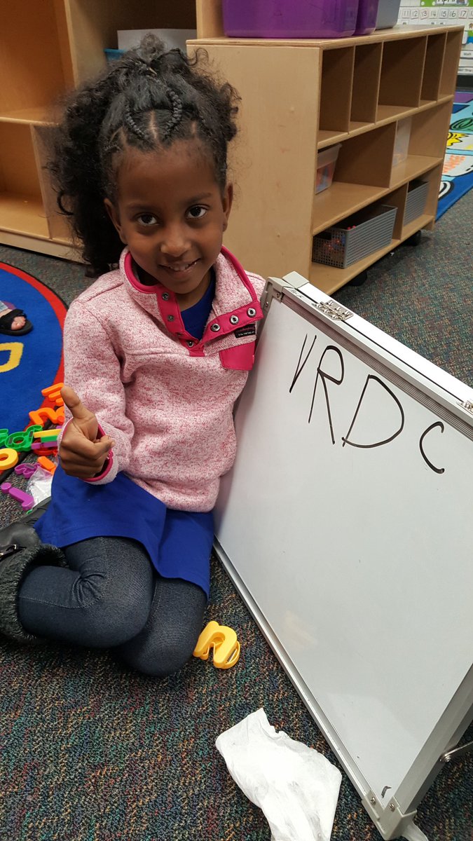 debbyschmucker's tweet photo. Transferring math into language. In pre-k learning never stops! (Btw... we were taking about sides and VERTICES with shapes)
#rockwallisdprek #usingoursounds @CLP_Elementary https://t.co/fBf6DSKWGD