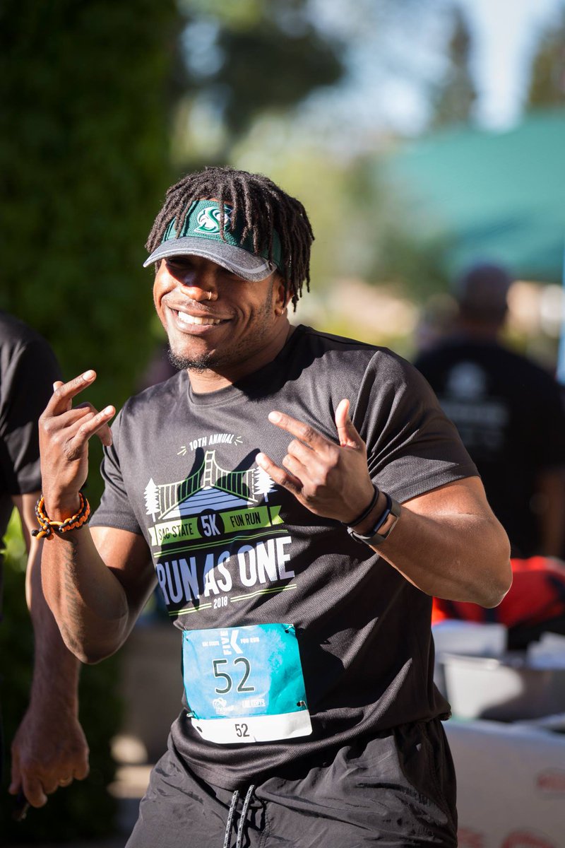 sacstate's tweet photo. #StingersUp for last night's wonderful #SacState5KFunRun! Enjoy our photo album: https://t.co/rgdxu0oWkN. #RunAsOne #TogetherWeGoFar https://t.co/tvduAdyhfu