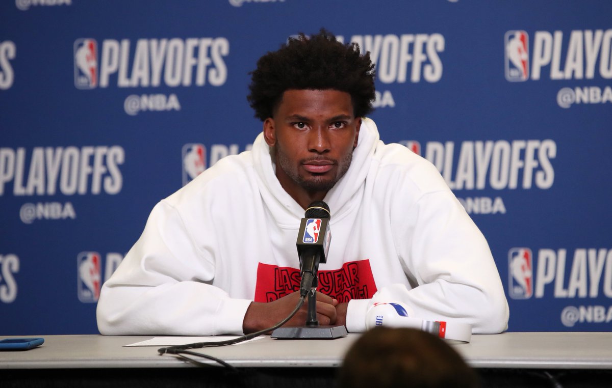 BleacherReport's tweet photo. Justise Winslow fined $15K for stepping on Embiid’s mask on Thursday, per @ShamsCharania https://t.co/CE0ZmckwFT