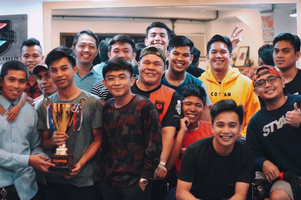 SalamancaTigers's tweet photo. 2 weeks after their victory, the Salamanca Tigers Men's Football team celebrated with their sponsor the Barracks Barbers & Shaves last night. Brothers until the end indeed! 🐯🏆 #GoBeyondFootball #LocalsSupportingLocals https://t.co/yQ4Z97Un1Q