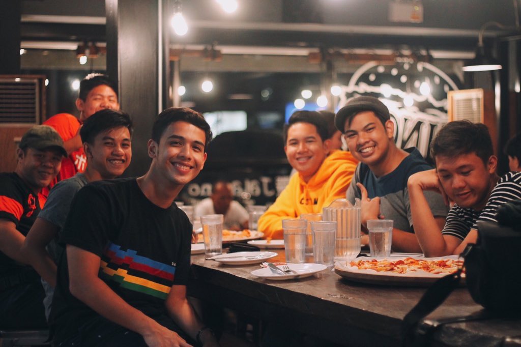 SalamancaTigers's tweet photo. 2 weeks after their victory, the Salamanca Tigers Men's Football team celebrated with their sponsor the Barracks Barbers & Shaves last night. Brothers until the end indeed! 🐯🏆 #GoBeyondFootball #LocalsSupportingLocals https://t.co/yQ4Z97Un1Q