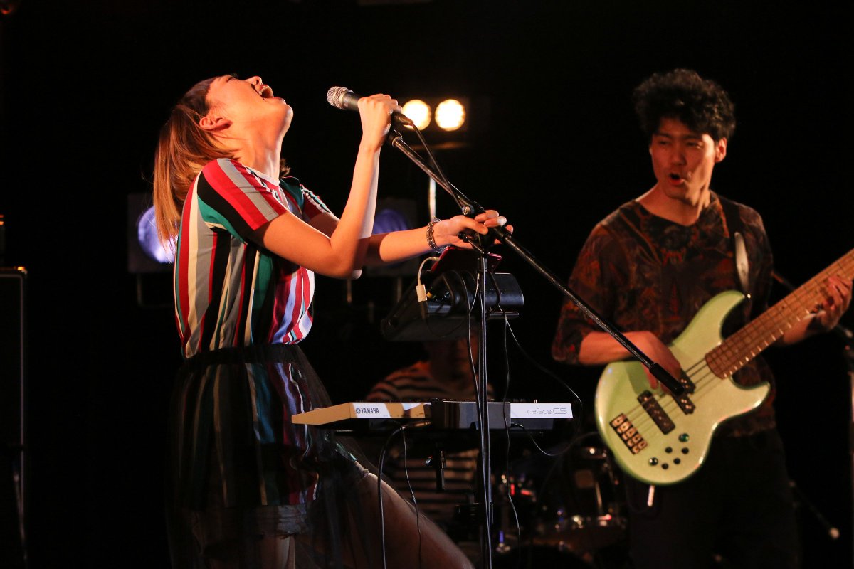 RyutaTsunoda's tweet photo. 4/16@心斎橋JANUS ありがと!この日はSleek Eliteさんからお貸出し頂いてるAlien audioの緑色ベースを初めて本番で使いました🌱。でかい音で鳴らしてもギッチリとした密度のある音がします。これから折に触れて登場してくれることでしょう!
#AlienAudio
#ものんくる
photo by Yasunari Akita https://t.co/RYmqvNYfgu