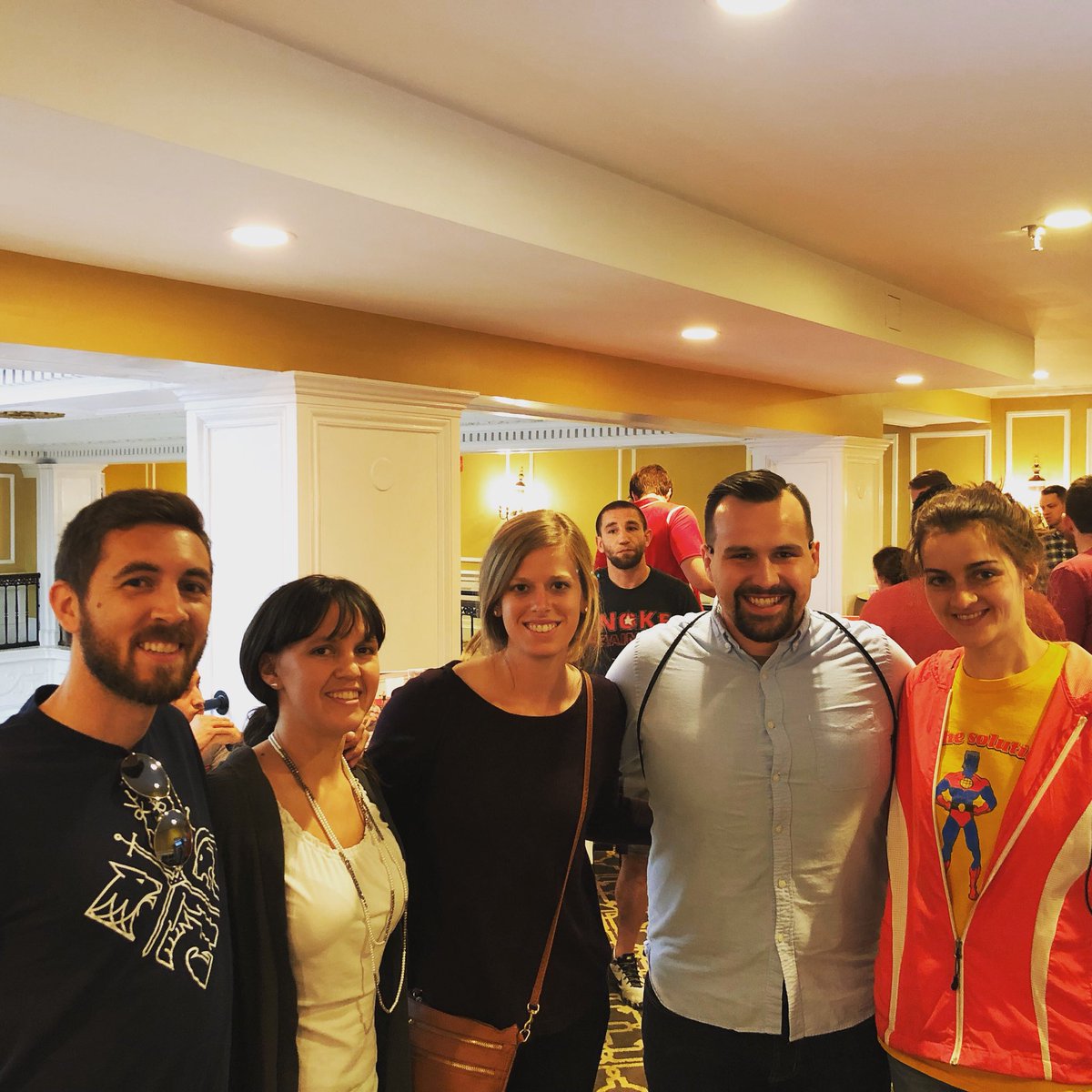 Spotted some <a href="/PubRunRoanoke/">Pub Run Roanoke</a> crew @ packet pickup!
#Brm26Pt2 #runblueridge #goodluck