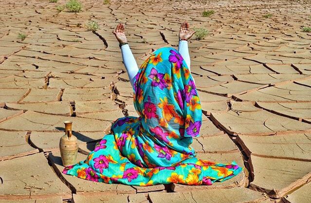 Iran_Style's tweet photo. The cracking #Anarak #Desert, #IRAN. #PariTabiat #nature #environment #lifestyle #travel #AnarakDesert @NatGeo https://t.co/LAtfWIRwBe
