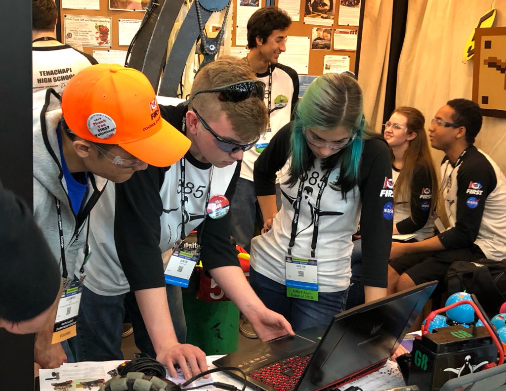 Team_585's tweet photo. @nifirstrobotics Thanks so much for providing so many great experts to help our teams at #FIRSTChamps! Your team helped us find probable causes to our Network Tables issue! https://t.co/ceqDRm0Xzh