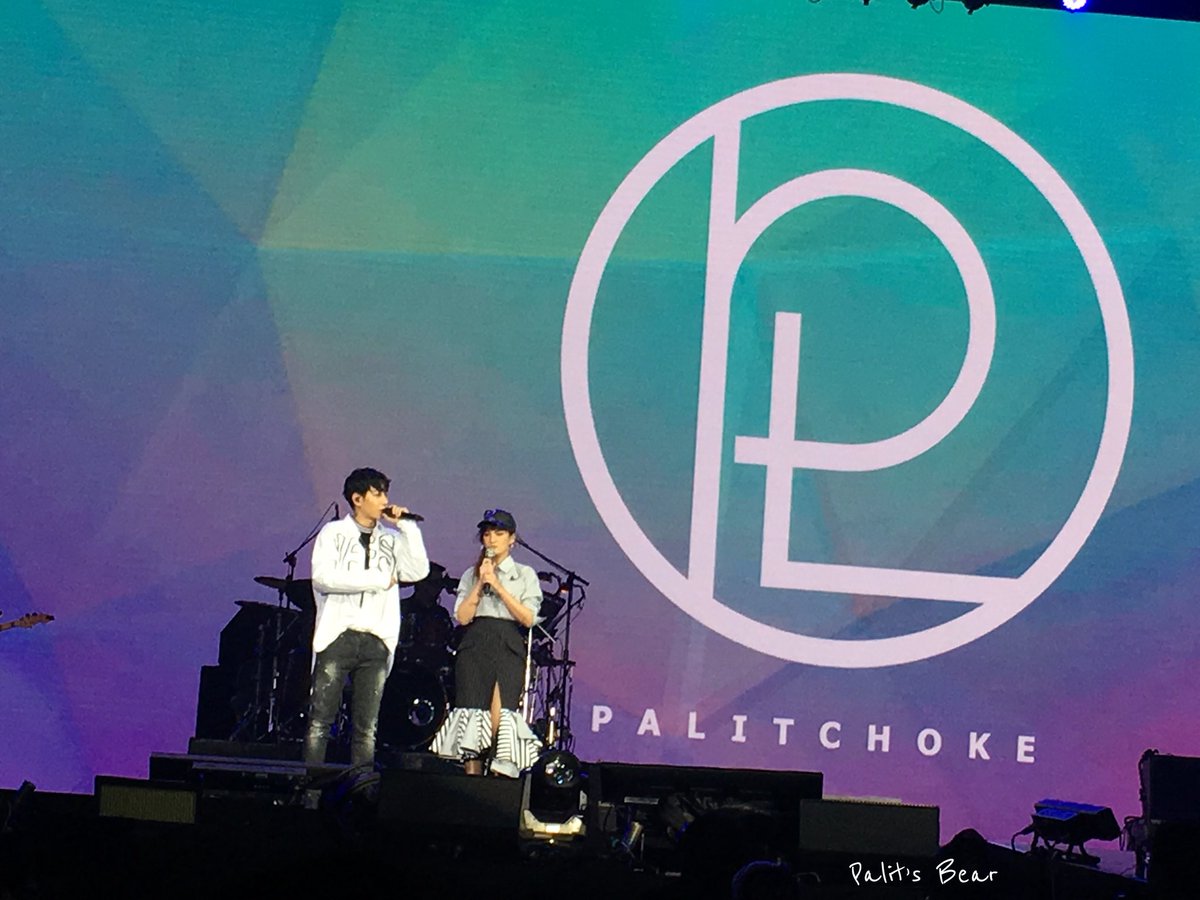 BearPetite's tweet photo. Day1: ผลิตกับเพื่อนแป๋ว ❤️ ได้โปรดอย่าแซวเพื่อนเรื่องกระโปรง นุชเจ็บแทนแพรว 55+
#FirstDateConcertDay1
#PeckPalitchokeFirstDate
#เป๊กผลิตโชค
#PeckPalitchoke https://t.co/YKJKUJyKd5