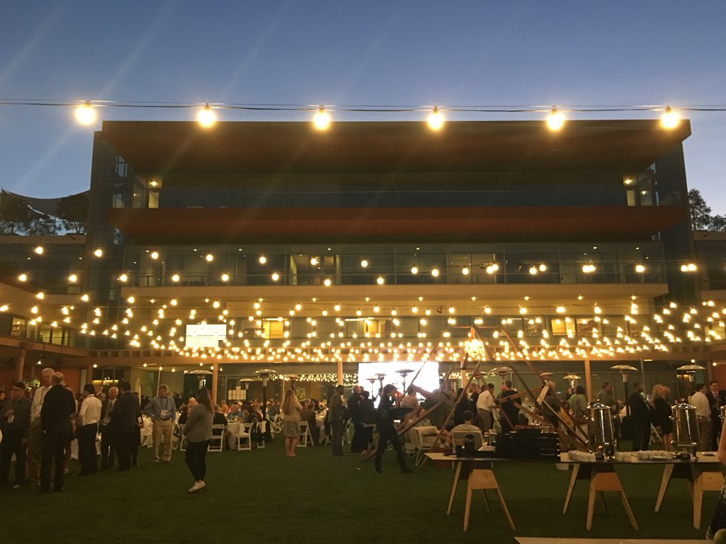 Claremont McKenna College tweet media