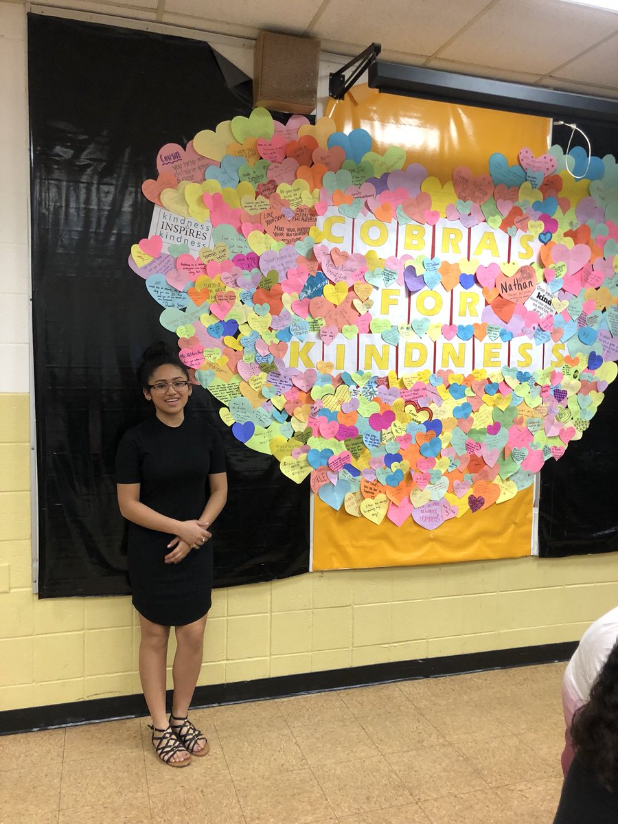 McM_EHS's tweet photo. Tech takes Time to show that we care! Thank you amazing Ts and Ss for working to make positive change! #totallytech #CobrasforKindness #TechYeah  @collins6HCPS @druhoags @TechAuthen https://t.co/uYwt4TVdun
