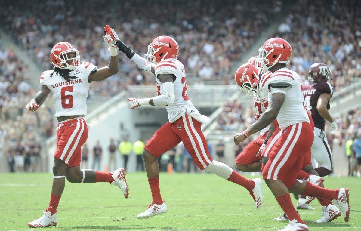 DLcoachbeck's tweet photo. Catch #TeamWhite⚪️ turning up tomorrow for the #cULture @ 12:30❕
#THISisLOUISIANA ⚜️
#36kStrong ☑️ https://t.co/rBWCmH4LiD