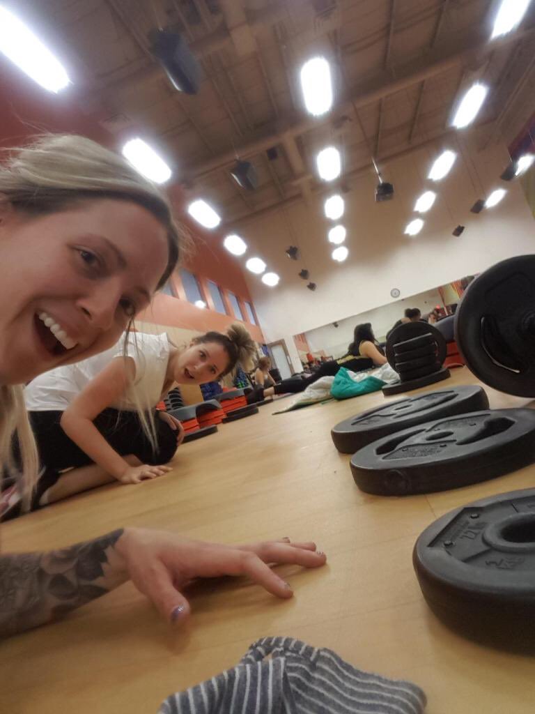 ashleykandice's tweet photo. How many more pushups!?! We smashed that Friday night pump class! #gl39strong #goodlife #fitness #pumpclass #doingitforvegas @KennnnnnnyB https://t.co/C2ieiiXn41