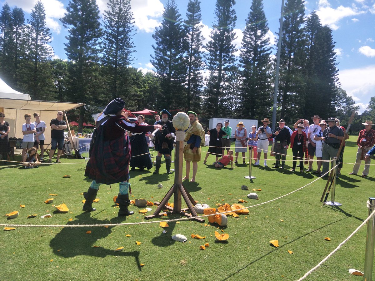 CameronGC2018's tweet photo. Genealogy, Great Barrier Reef and ........pumpkin killing....... At Clan Cameron Australia Gathering at the Gold Coast https://t.co/34VirY9bs4
