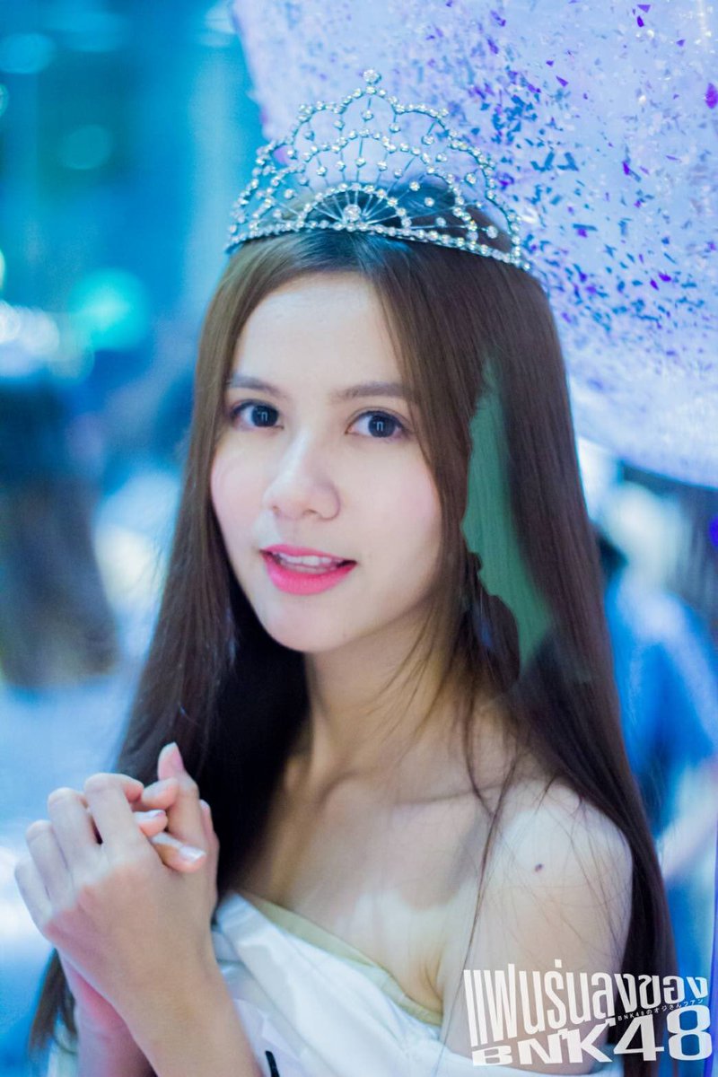 latkatter's tweet photo. รูปนี้ดาเมจแรวงม���าก #namneungbnk48 #bnk48 เลน6 นะจ๊ะ มาเจอมาเจอกันนะเราจะรอพวกเธอ https://t.co/WCHbVupGDn
