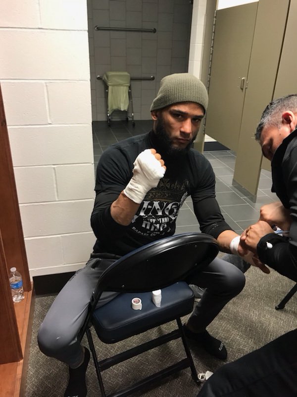 .<a href="/SidVish125/">Sid Bice</a> 🇺🇸 vs. @MaikelP12Perez 🇨🇺 for the vacant <a href="/LFAfighting/">LFA</a> #flyweight title is up next!

#MMA
#LFANation
@AXSTVFights 

<a href="/IncaKolaUSA/">Inca Kola USA</a>
@USENDmoney
<a href="/GLCDirect2000/">GLC 2000</a>
@GruntStyle
<a href="/VenumFight/">Anthony</a>
<a href="/Alienware/">ALIENWARE</a>MMA
@Alienware
<a href="/SmartStopSS/">SmartStopSelfStorage</a>
@QuantumCBDH2O 
@SanfordPentagon