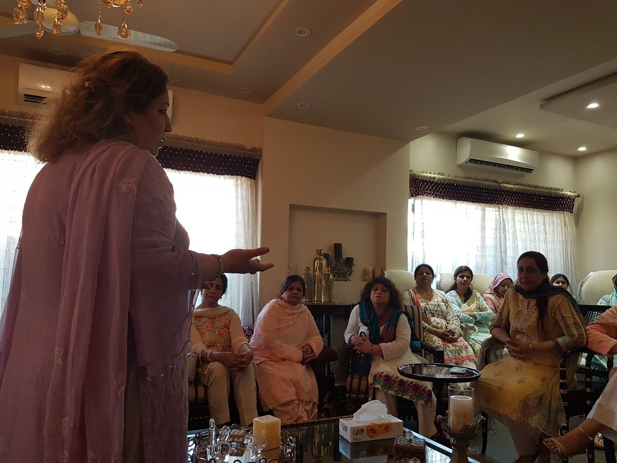 PTIWomenForum's tweet photo. 20th April 2018 Corner Meeting
Under (Ex. team) Women Wing Punjab PTI At falcon Society
Agenda:1-Membership Drive
2- Awareness about election day and women contribution3-Motivation for 29th April Jalsa .
MPA Saadia Sohail presided the meeting.#PTIofficial #PTImedia
#IKtoday https://t.co/Dy9jajm7Zo
