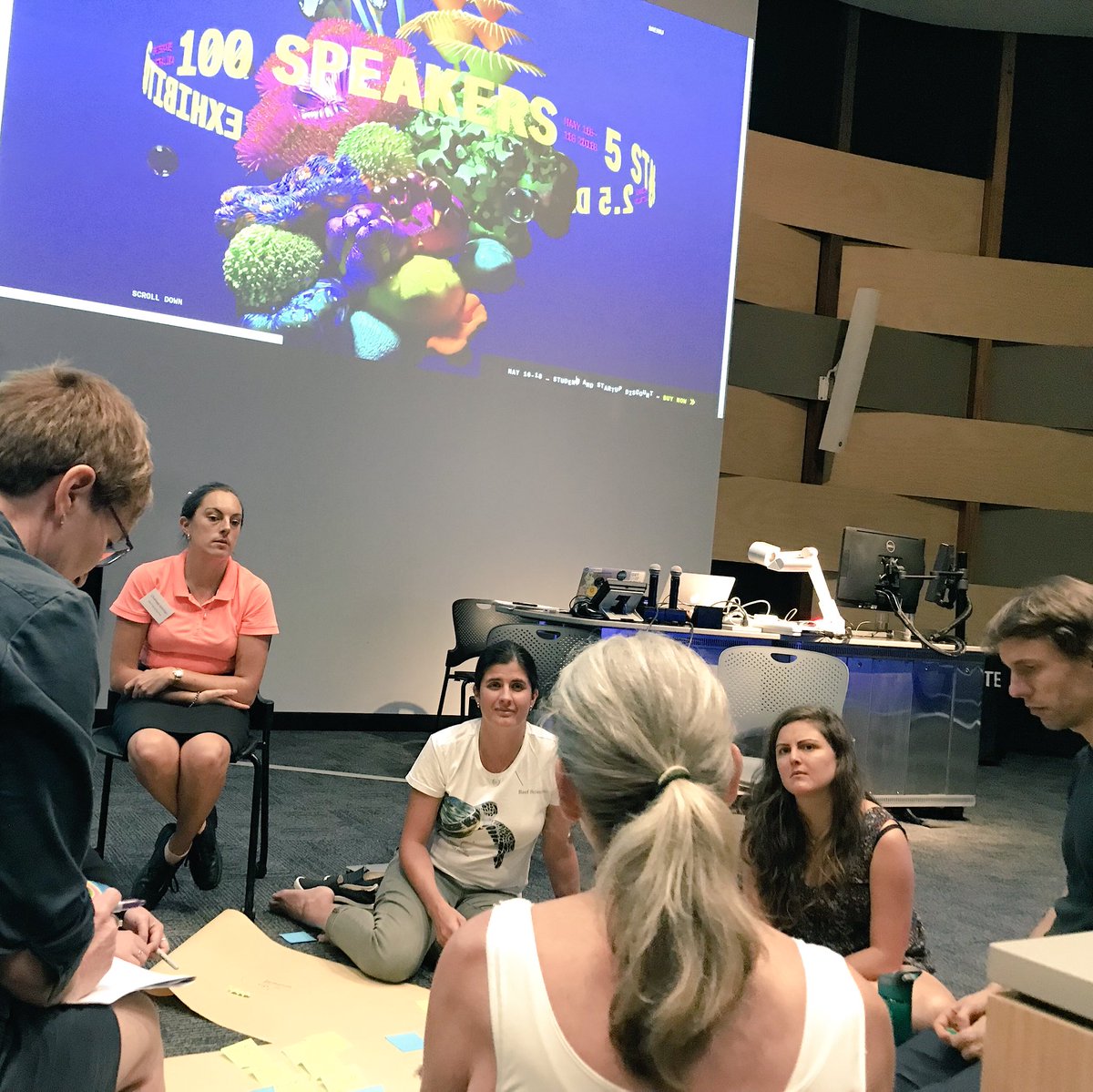 GlassAndCo_Bne's tweet photo. 22 pitches, 7 teams formed and now participants are in the thick of ideation. #HacktheReef https://t.co/szUV9tqHPL