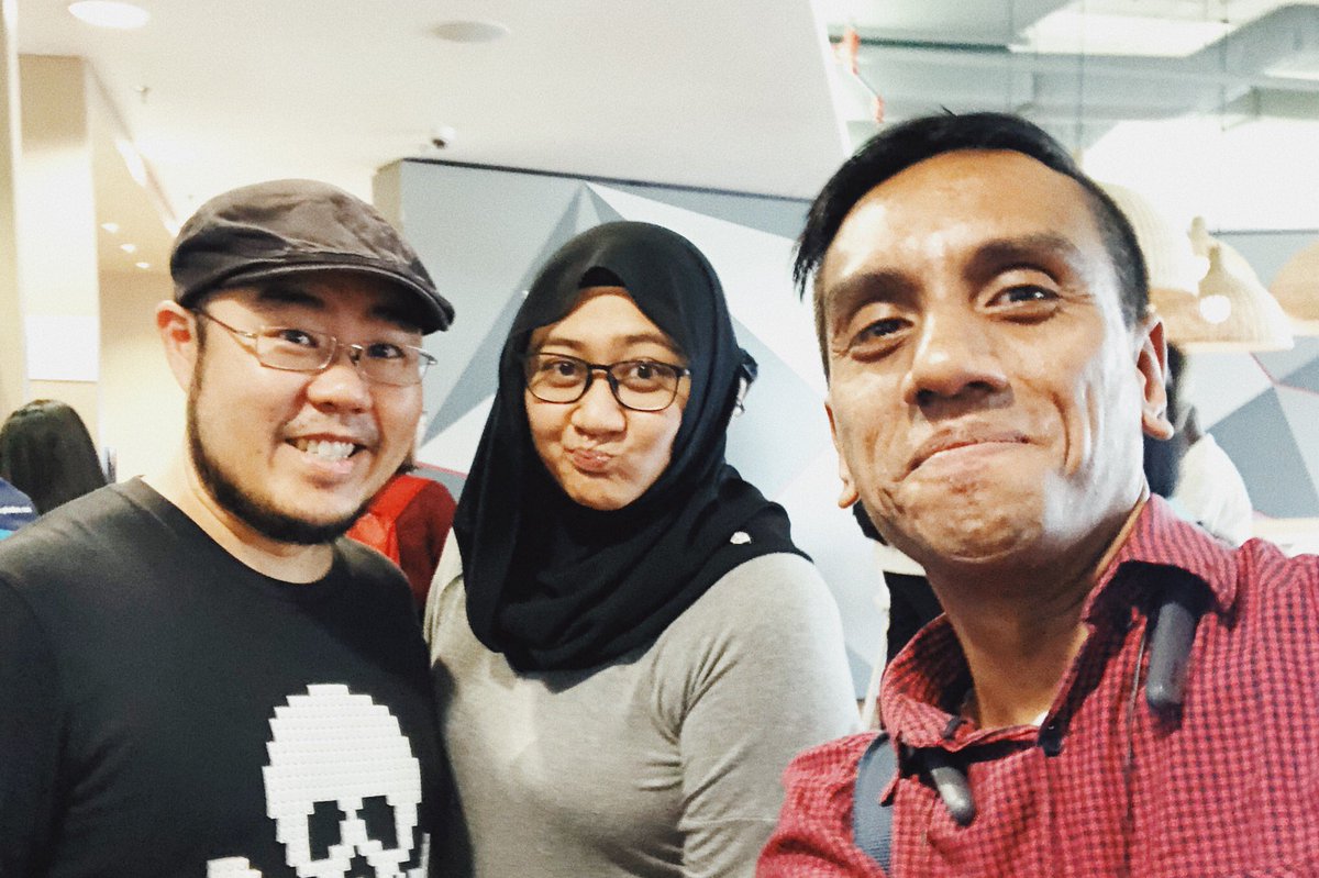 muidlatif's tweet photo. Spending a very productive and insightful Saturday with @uxmalaysia #UXMalaysia 'Good UX Impact for Businesses' with Kal Joffres, Lennise Ng, @abhishek198, Fuqaha &amp; @shazahakim 

Much thanks to Izwan Ismail, @rizale @stampededesign &amp; team for championing this great #UXMeetup#UXMY https://t.co/s2RnKWBfXz