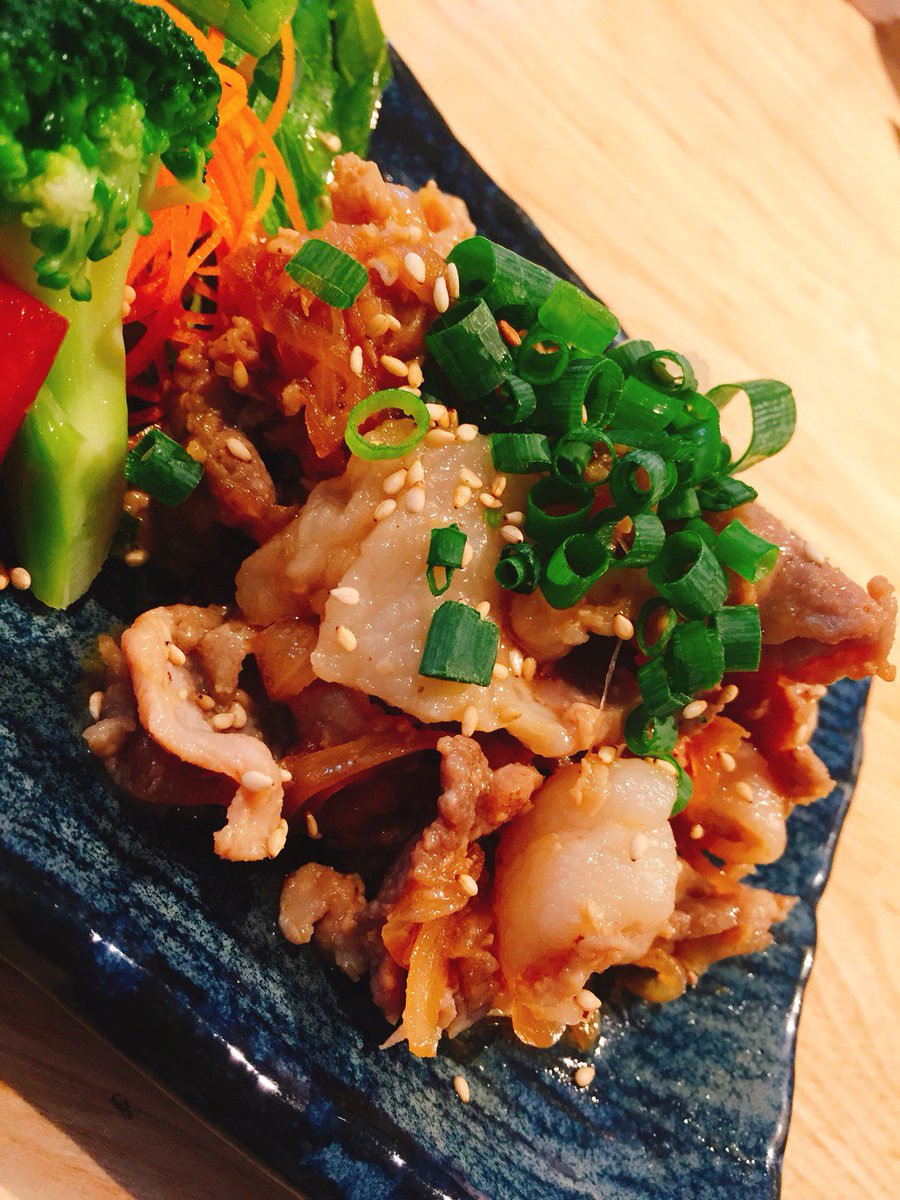 organic_Lamno's tweet photo. 本日の日替わりメニュー🍴
【命の御】塩こうじ漬け豚の生姜焼き‼️
【大地の御膳】当店自慢の大豆ミートの唐揚げ‼️
〜豆腐マヨネーズ添え〜
お待ちしております(*゚▽゚)ノ✨
#篠崎 #江戸川区 #Lamno #lamno #ラムノ
#発酵玄米弁当
#organic #オーガニック #カフェ https://t.co/UFQPhhBpmk