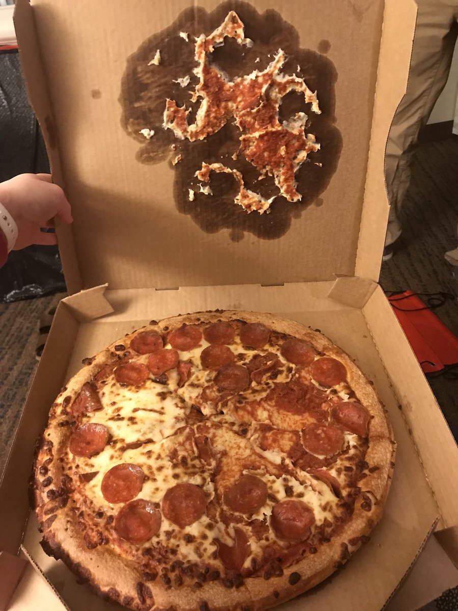 Waited 2.5 hours for this very poorly assembled pizza <a href="/pizzahut/">Pizza Hut</a>. <a href="/dominos/">Domino's Pizza</a> could’ve outpizzaed the hut 😤