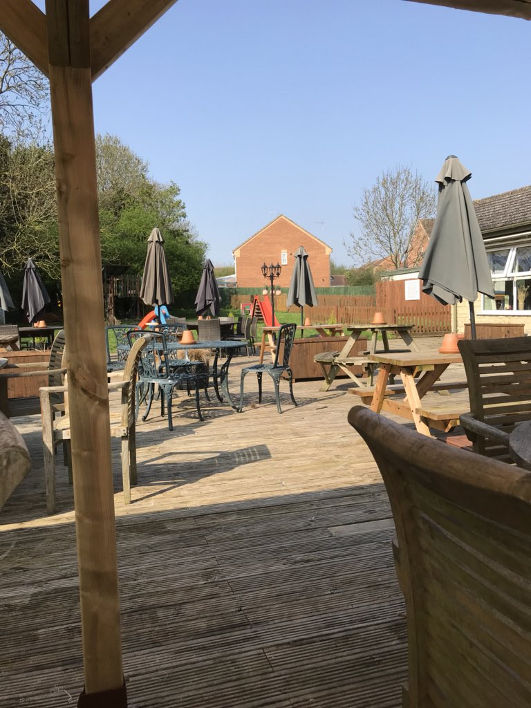 GeorgeOundle's tweet photo. Looks like another sunny day  #beergarden #oundle https://t.co/9SM77cXWiF
