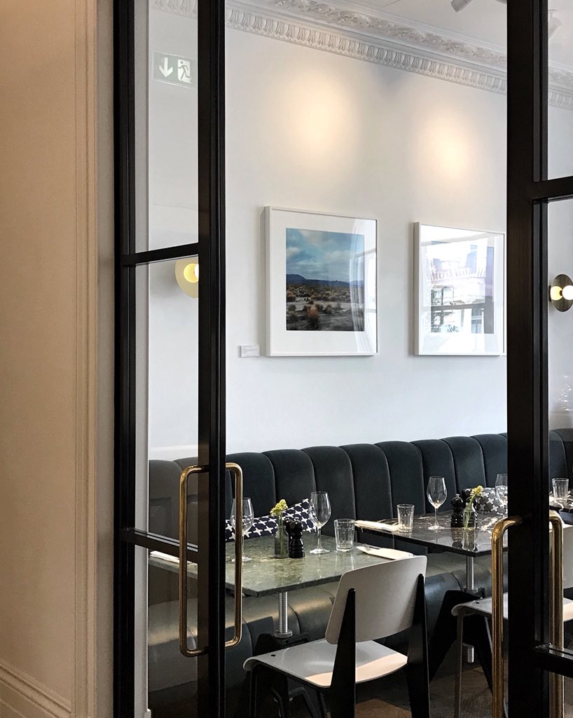 _Nathan_Lewis_'s tweet photo. Meet you at the Henderson Bar...
.
Small, intimate, light &amp; most importantly a five star service. #TheLaslett
.
#london #smallluxuryhotels #boutiquehotels #visitlondon #thisislondon #nottinghill #travel #staycation #interiordesign #interior #details #esgoingout https://t.co/1cIXLwVu5w