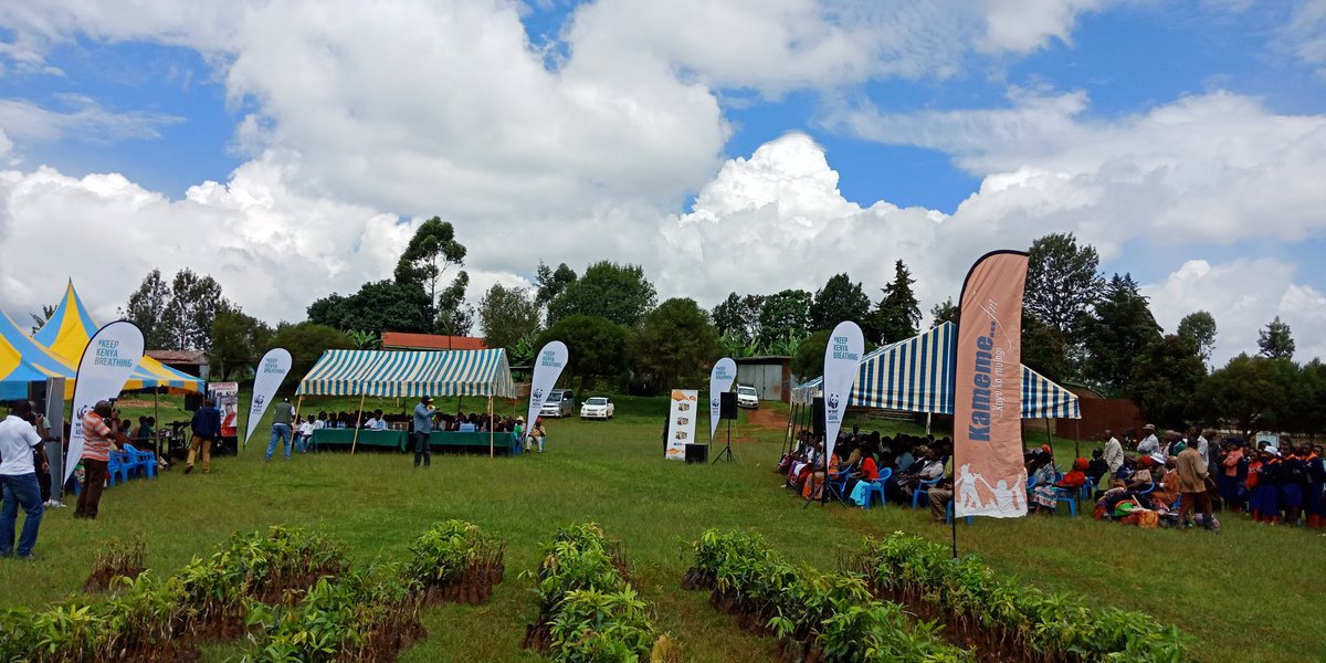 AlexKubasu's tweet photo. The #KeepKenyaBreathing wave is on in #Muranga @kdfinfo @KeForestService @WWF_Kenya Let us #BringBackOurGreen https://t.co/JwS9ZJnfj8