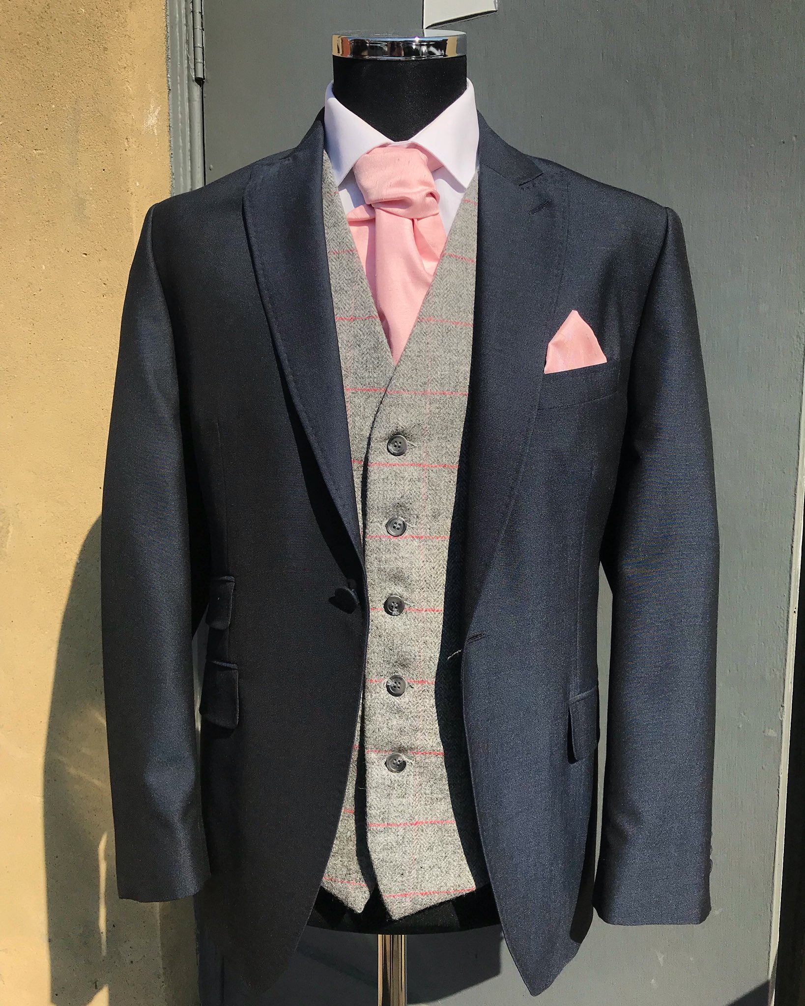 Navy suit pink waistcoat 2025