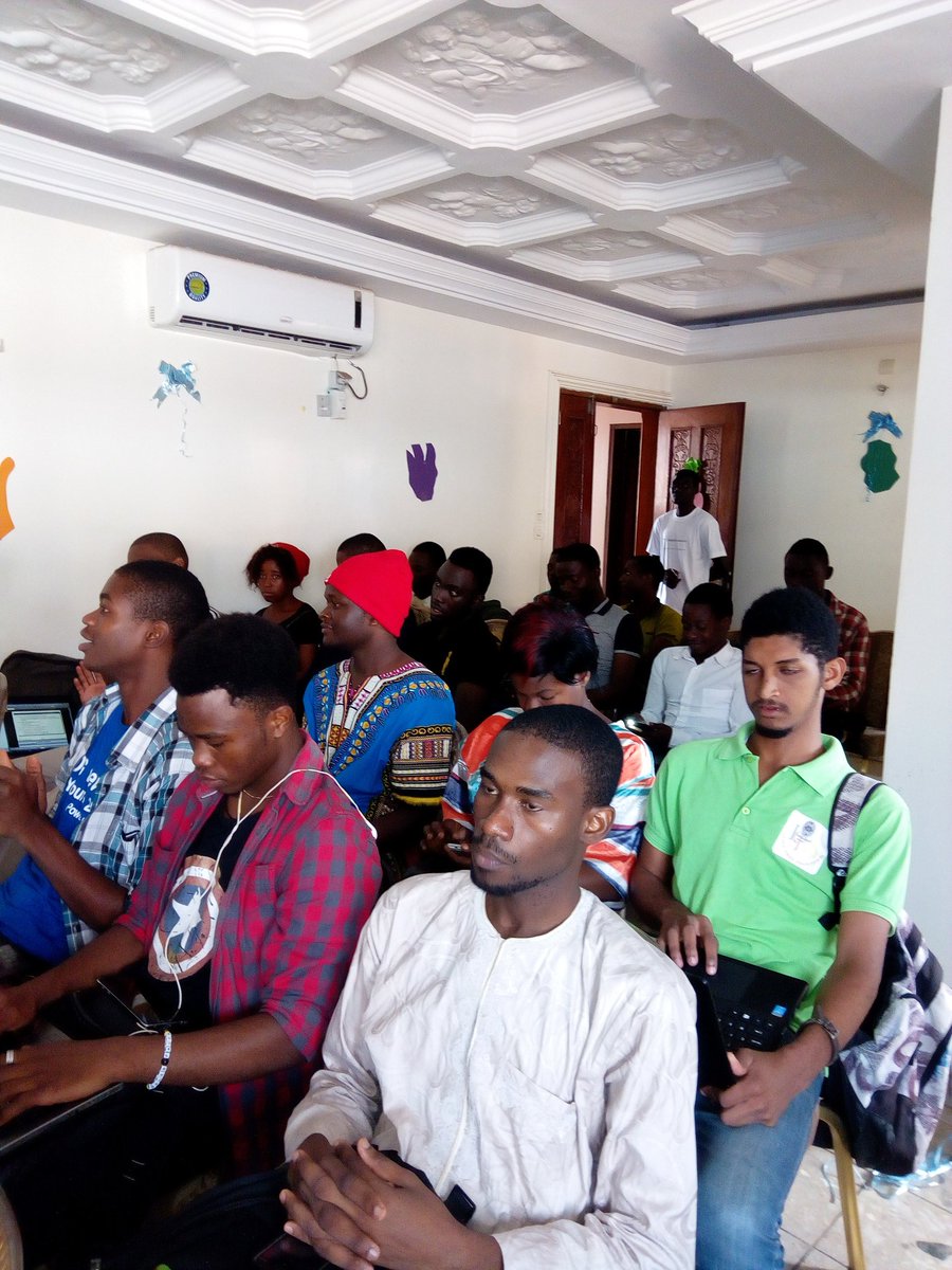 ingrid_twins's tweet photo. Welcome to Attendees.... J'y @NchetkouY qui fait un petit jeu de noms des versions Android par ordre alphabétique 
O oreo 😁😋
#buildactions
#GoogleAssistant 
#BAFYCYaounde @GDGYaounde @WTMYaounde @Cyprien_T @aurelienxavier @Chrispandja @bakotayves @Afro_Leadership https://t.co/8EDCA94qFR