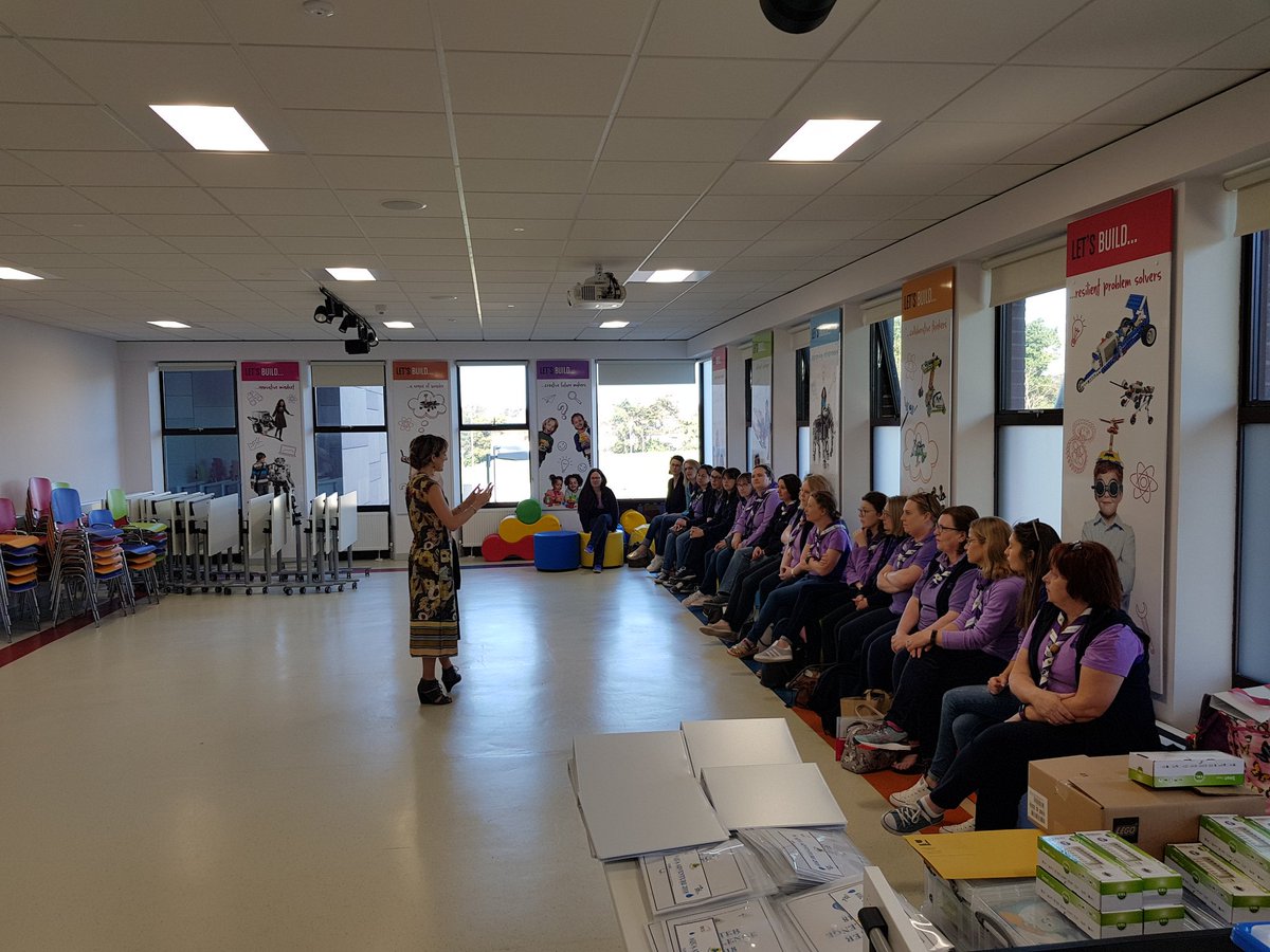 Learnit_Ireland's tweet photo. Nicola getting us started with the @DCU_IoE @IrishGirlGuides IGGIES project! Great day ahead with @ButlerDee #dculeis @scienceirel @DublinCityUni https://t.co/b4DJnrV4WD