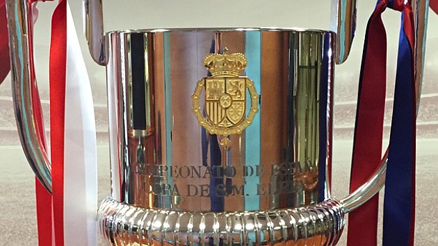 polibueno691's tweet photo. Los separatas con lacitos y globitos, dicen que van a pitar al Rey de ESPAÑA y al himno de ESPAÑA. Pero ellos siguen jugando la Liga de ESPAÑA, la Copa de Su Majestad el Rey de ESPAÑA y seguirán siendo ESPAÑA unos cuantos siglos más. #CopaDelRey2018 #CopadelRey #FinalCopaDelRey https://t.co/WndA5bKubO