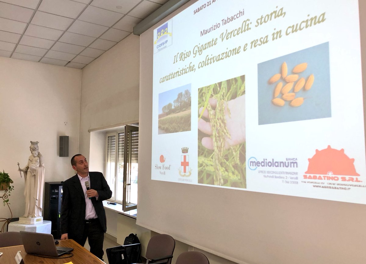AcquaVerdeRiso's tweet photo. Il presidio @SlowFoodItalyRiso Gigante Vercelli presentato da @tabamau #slowfoodday https://t.co/oku6JW3uAY