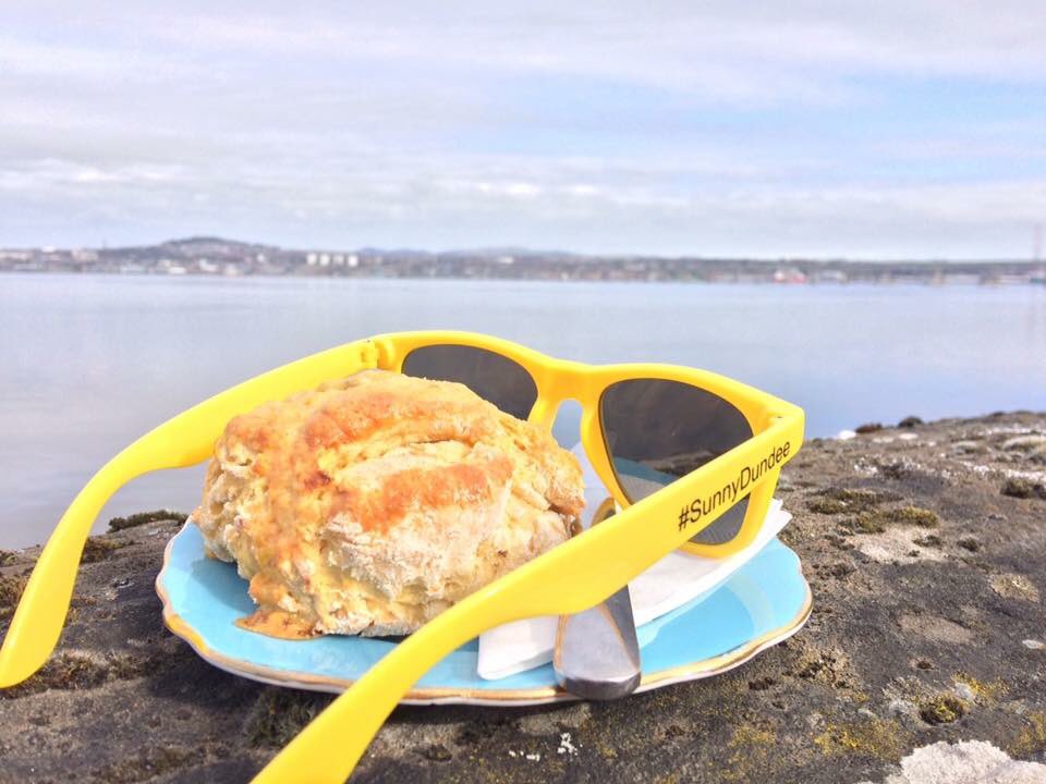 ScotsInk's tweet photo. @GaryBarlow Well done on your show Gary! If you are looking for a decent breakfast or scone pop on over to us here at Kitschnbake today. #kitschnbake #awardwinning #sunnydundee https://t.co/0tN8MF37yK