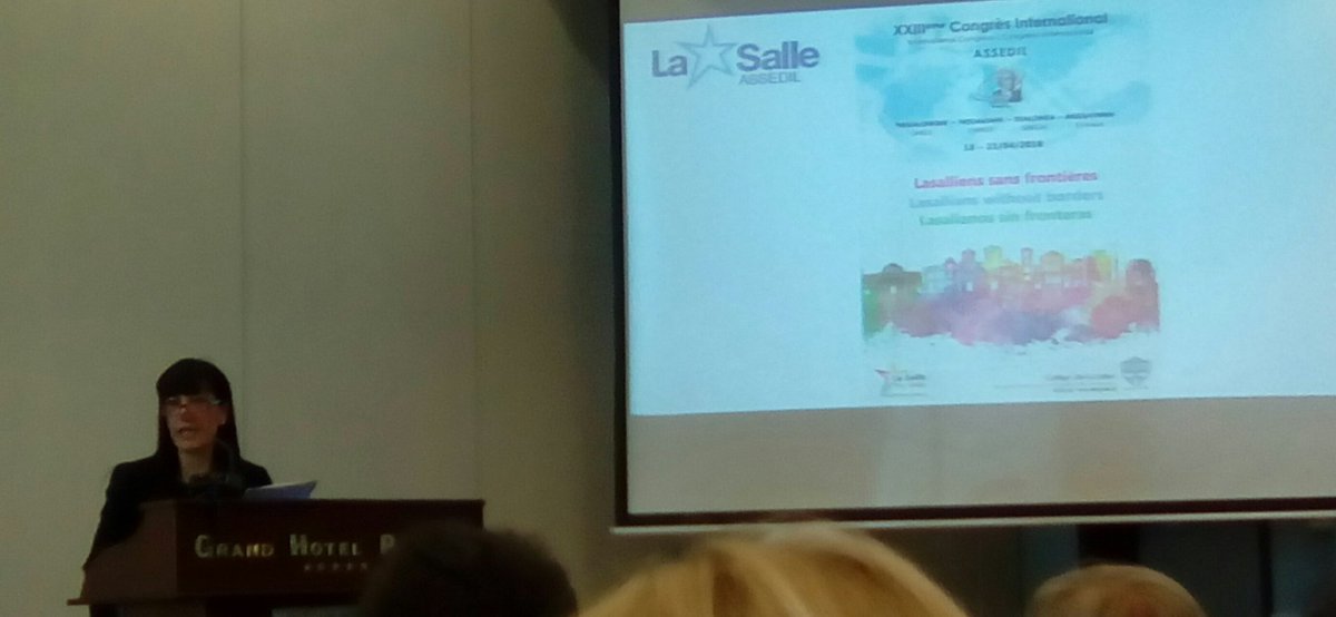 garrijerez10's tweet photo. La presidenta de #Assedil clausura el congreso #Assedil2018. suerte en tu nueva andadura,Marta!! Buen trabajo!!! @lasallevina @lasallearlep @assedil https://t.co/TbmjcbEM1k