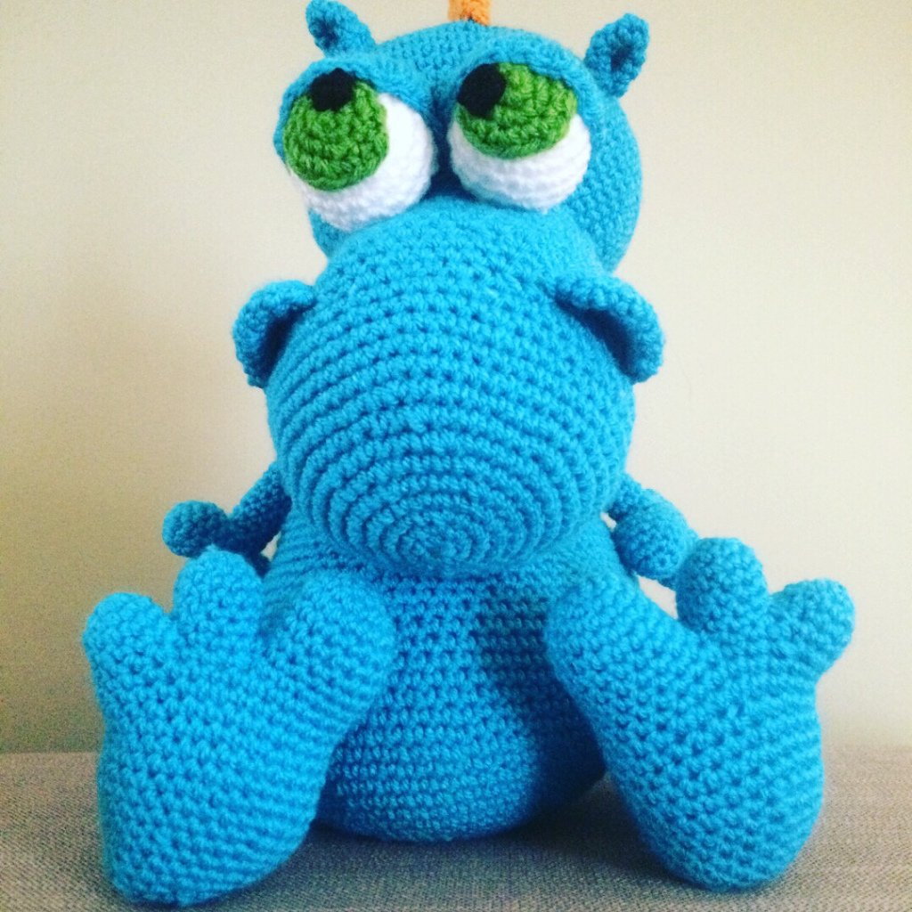 Dragon handmadebyfleur.wordpress.com/2018/04/21/dra…