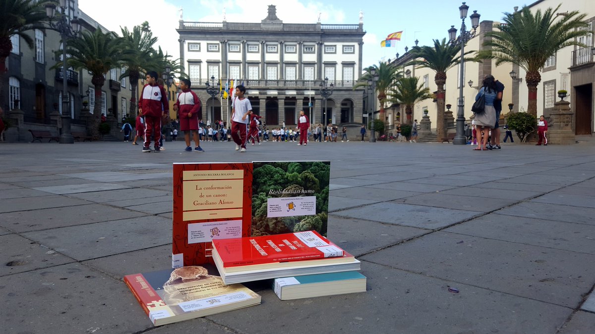 casadecolon's tweet image. Lo prometido es deuda y ya liberamos libros de historia, arte, literatura, en nuestro entorno de Vegueta #LPGC, en el #BookCrossing que organizamos con el @CAAMGranCanaria para celebrar el #DíadelLibro, No los desampares. Recuerda: recoge, lee y comparte 📚😊
#BookcrossingMuseos