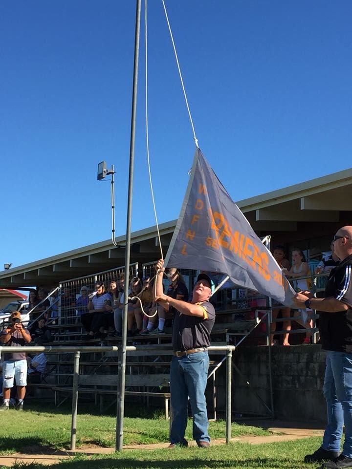 Big day for Dartmoor today as it unfurled the 2017 <a href="/swdfnl/">SWDFNL</a> premiership flag. 🏆🚩
But unfortunately the Giants couldn’t get the win in the Grand Final re-match against Heywood.