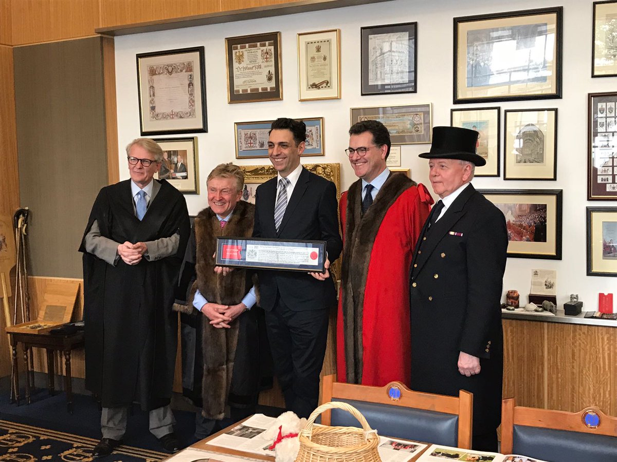 1KerryMichael's tweet image. It was a real honour yesterday to receive the FREEDOM OF THE CITY OF LONDON in recognition of the work I, with others, did at @stratfordeast. Thank you @cityoflondon @GuildhallLondon