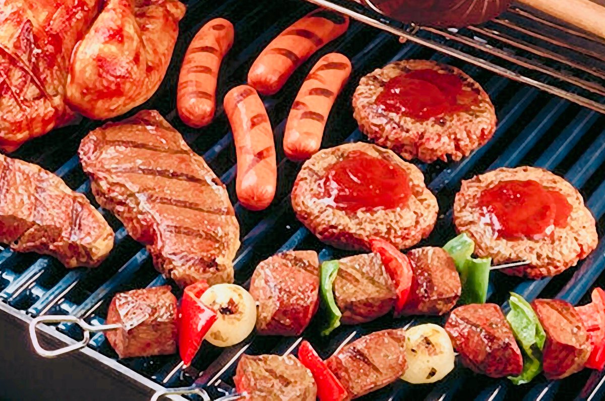 CleaversLondon's tweet photo. Most DEFINITELY a #bbq day !!😍😍😊🔥🥩🍷 Awesome #burgers #sausages #steaks &amp; pre marinaded ready to grill meats !! All available from #Cleavers @CleaversLondon #sw11 #sw15 #sw18 #stjohnshill #putney @NappyValleyNet @StJohnsHill @batterseabanter @PutneyHive @lovewandsworth https://t.co/TgwDOLL0AA