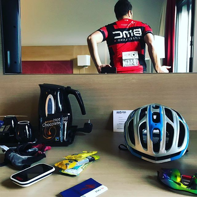 NickVerbaeys's tweet photo. Feeling pro met rugnummer en al! #lblchallenge #lookingpro #cycling https://t.co/s4qiqnqX3q https://t.co/85k6zzRtZ0