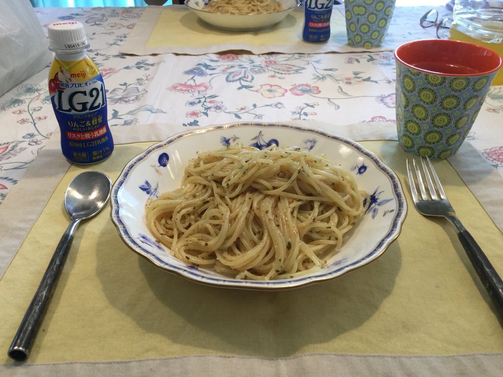KTM819O4's tweet photo. サルディーナ産マグロのからすみスパゲッティ
広島産レモスコとかき醤油味付のりを添えて
#LaPRONTA #レモスコ #かき醤油味付のり https://t.co/0rWYCJBXbx