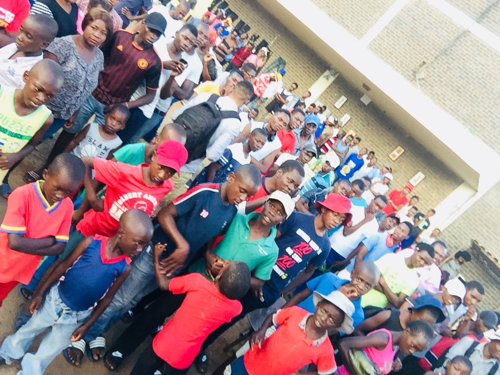 iampreezo's tweet photo. #RightChiQuickOne Today Taka Locker Ma Streets #DailyBoardMfakose 1900hrs - 0000hrs #FocusOnSkigo #StreetHipHopTour | #upnext #FocusOnDSM @dollasign_music @BiggMike263 @sinbad_90  @BallerMandizha @KIDFLOW973  @dollasign_music @SindoraZW   @officialthabbz @BigMike @DjDrew263 https://t.co/upmIpCHWqm
