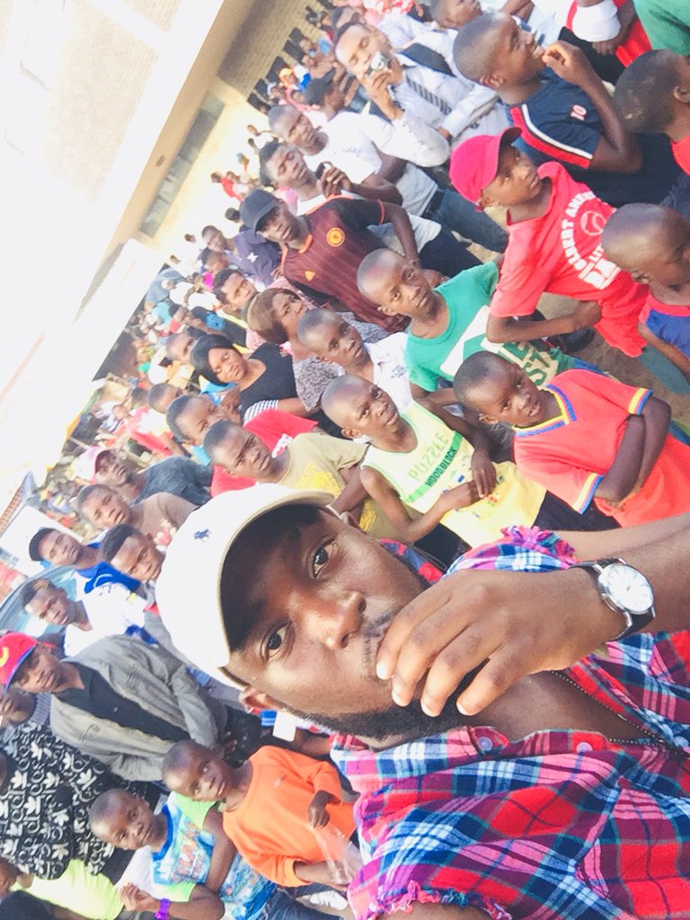 iampreezo's tweet photo. #RightChiQuickOne Today Taka Locker Ma Streets #DailyBoardMfakose 1900hrs - 0000hrs #FocusOnSkigo #StreetHipHopTour | #upnext #FocusOnDSM @dollasign_music @BiggMike263 @sinbad_90  @BallerMandizha @KIDFLOW973  @dollasign_music @SindoraZW   @officialthabbz @BigMike @DjDrew263 https://t.co/upmIpCHWqm