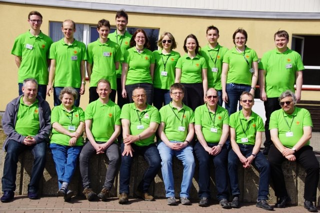 jaeger_le's tweet photo. @Schachjugend In Sachsen trägt das Team bei der Landesmeisterschaft einheitliche Kleidung. https://t.co/A2Pw4qcjNm