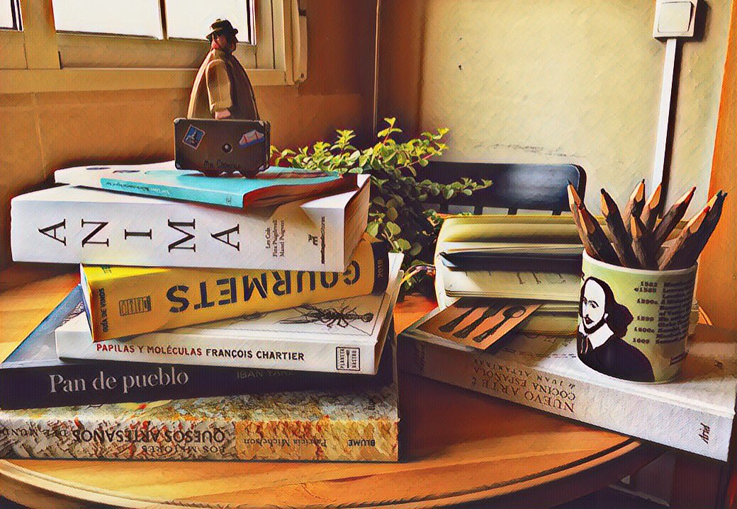 JesusTrelis's tweet photo. Nos metemos en la biblioteca de #MrCooking a merendar.
DIEZ LIBROS PARA COMÉRSELOS
#DiaDelLibro2018 #Gastronomia
https://t.co/16jCf7jsCb https://t.co/NeltdWnOIQ