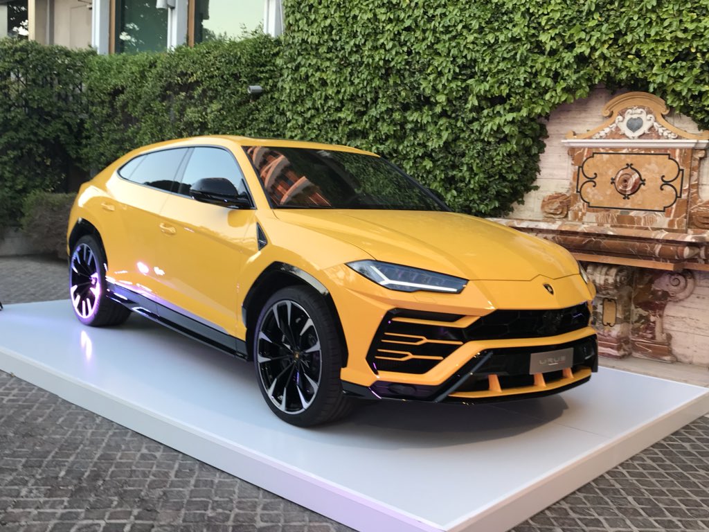 hormazdsorabjee's tweet photo. Driving the #Lamborghini #Urus today. It’s a 2.1 ton SUV, sits high off the ground and powered by a 650hp 4-litre turbo V8. So will it drive like a Lambo should? https://t.co/lEdlo8sQST