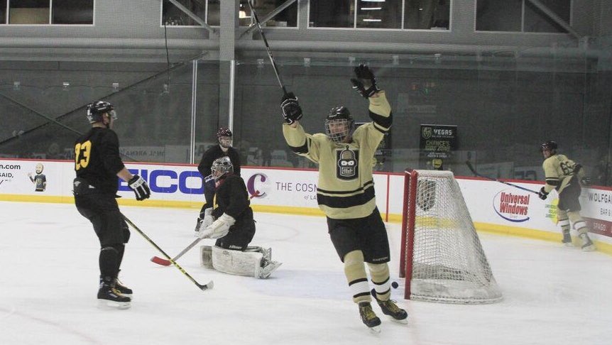 GoldenBenders's tweet photo. We had a lot of 1st’s the other night:
1st Exhibition game
1st Goal
1st Win
1st Player to vomit on the bench
Stick tap to @NikkiVilloria for capturing all these 1st’s...well except that last one I mentioned🤢 #benderborn https://t.co/ZuHYfWpwl3