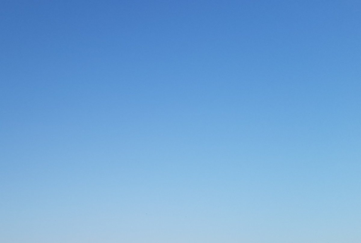 🔴 Iepa atenció: Ni un núvol a <a href="/st_esteveroures/">Ajuntament de Sant Esteve de les Roures</a>!
📺Us ho expliquem amb dades, ara en directe a <a href="/SERouresTV/">Televisió St Esteve de les Roures</a> 

📷 Ens l'envia <a href="/OrniAlcalde/">Alcalde Orni 🎗</a>. 
(És boníssima, una qualitat de cel serè!)