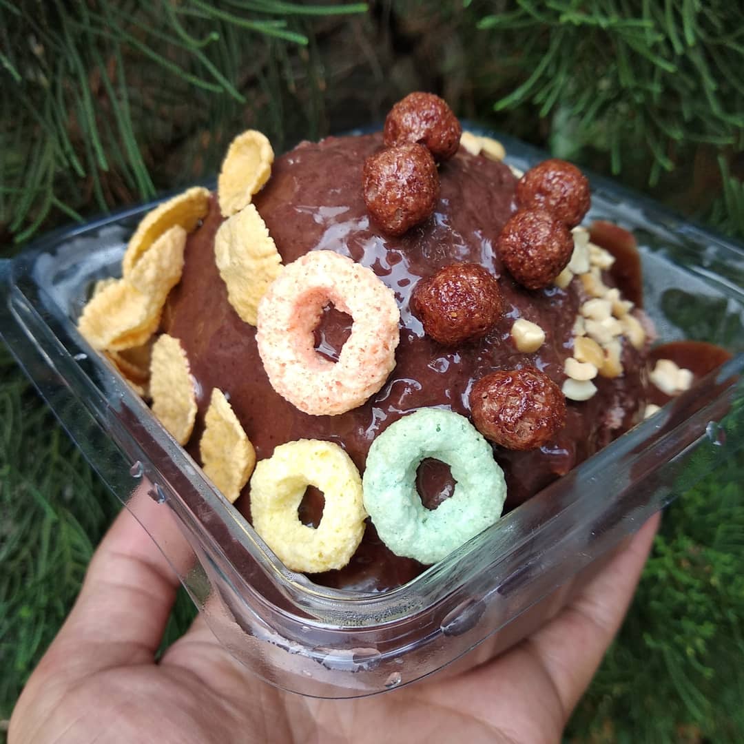 Es kepal Wadidaw. Bikin senyum senyum di tiap sendoknya. You must try this instagram.com/lookie_food/