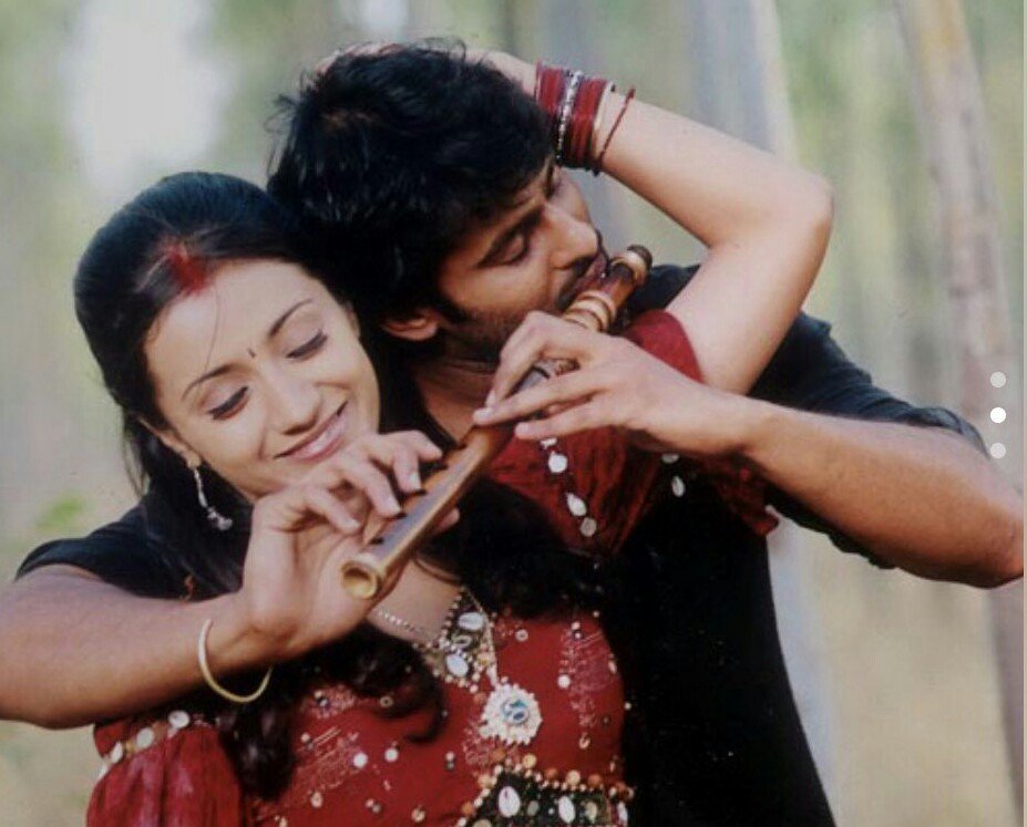 TrishaBloodz's tweet photo. #12YearsForPournami 
@trishtrashers 
Trisha &amp; Prabhas 👏 https://t.co/c0XwZN6LdT